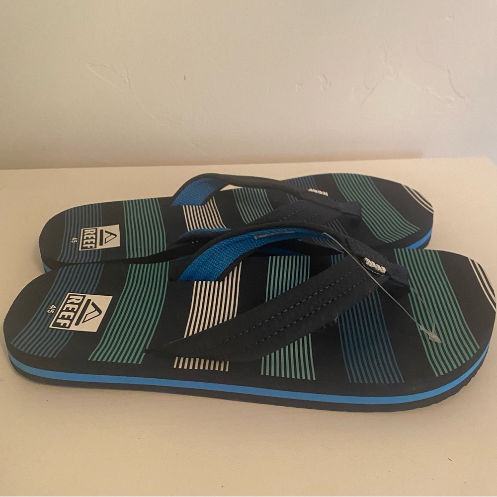 Reef Men’s Striped Flip Flops - Navy/Teal - Size 4/5